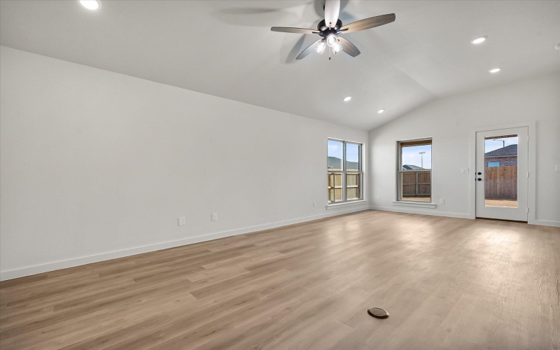 7201 7th Street, Lubbock, TX 79416, 4 Habitaciones Habitaciones , ,2 BañosBaños,Residential,En Venta,7201 7th Street,0,202564216