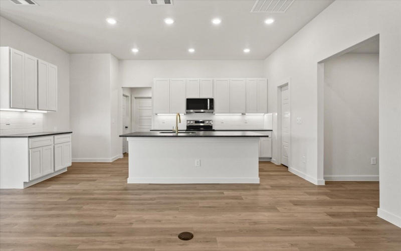 7201 7th Street, Lubbock, TX 79416, 4 Habitaciones Habitaciones , ,2 BañosBaños,Residential,En Venta,7201 7th Street,0,202564216