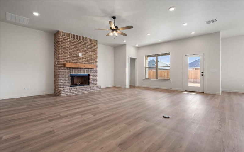 7009 16th Street, Lubbock, TX 79416, 4 Habitaciones Habitaciones , ,3 BañosBaños,Residential,En Venta,7009 16th Street,0,202564235