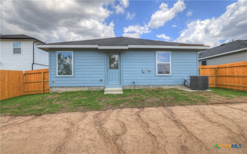 305 WILD GOOSE Drive, Luling, TX 78648, 3 Bedrooms Bedrooms, ,2 BathroomsBathrooms,Residential,For Sale,305 WILD GOOSE Drive,0,600177