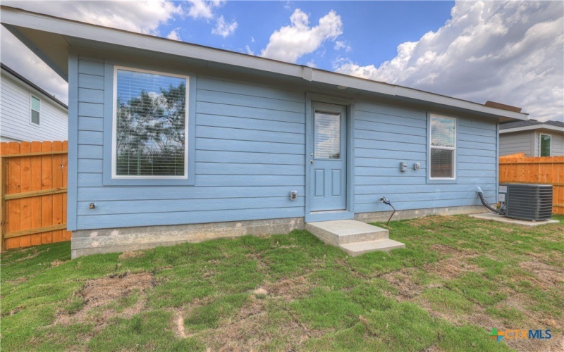 305 WILD GOOSE Drive, Luling, TX 78648, 3 Bedrooms Bedrooms, ,2 BathroomsBathrooms,Residential,For Sale,305 WILD GOOSE Drive,0,600177