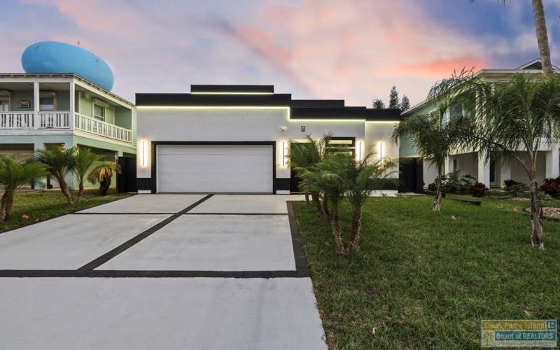 203 Lantana St., South Padre Island, TX 78597, 4 Bedrooms Bedrooms, ,5 BathroomsBathrooms,Residential,For Sale,203 Lantana St.,0,104663