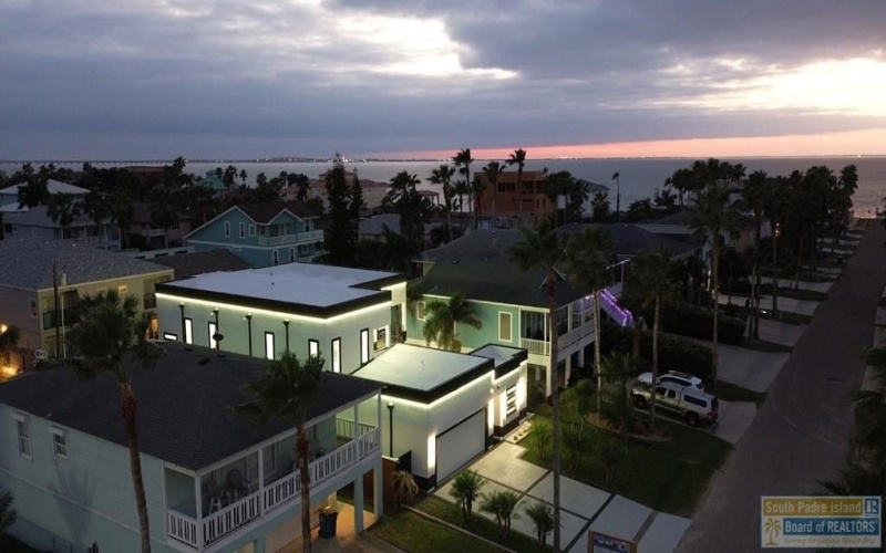 203 Lantana St., South Padre Island, TX 78597, 4 Bedrooms Bedrooms, ,5 BathroomsBathrooms,Residential,For Sale,203 Lantana St.,0,104663