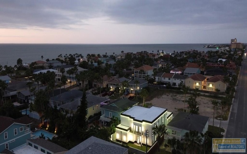 203 Lantana St., South Padre Island, TX 78597, 4 Habitaciones Habitaciones , ,5 BañosBaños,Residential,En Venta,203 Lantana St.,0,104663