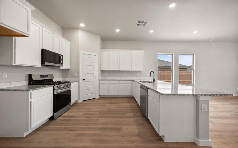 6911 55th Street, Lubbock, TX 79407, 3 Bedrooms Bedrooms, ,2 BathroomsBathrooms,Residential,For Sale,6911 55th Street,202552601