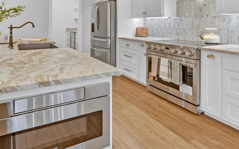 2716 River Path Court, Burleson, TX 76028, 3 Habitaciones Habitaciones , ,3 BañosBaños,Residential,En Venta,2716 River Path Court,0,21133249