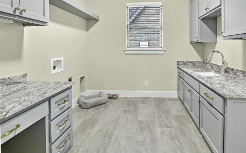 2716 River Path Court, Burleson, TX 76028, 3 Habitaciones Habitaciones , ,3 BañosBaños,Residential,En Venta,2716 River Path Court,0,21133249