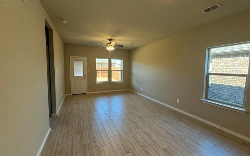 605 SHADED GROVE Drive, Denton, TX 76259, 3 Habitaciones Habitaciones , ,2 BañosBaños,Residential,En Venta,605 SHADED GROVE Drive,0,21133897