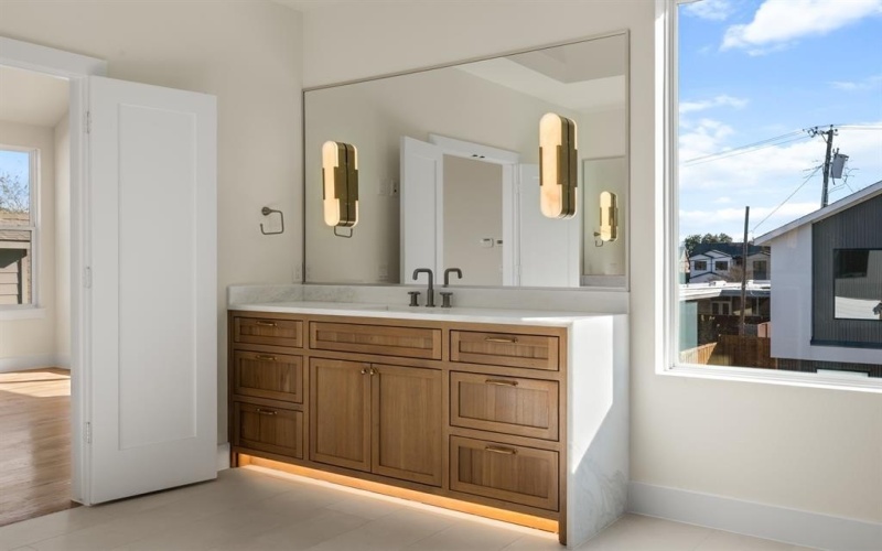 6028 Richmond Avenue, Dallas, TX 75206, 4 Bedrooms Bedrooms, ,5 BathroomsBathrooms,Residential,For Sale,6028 Richmond Avenue,0,21134333