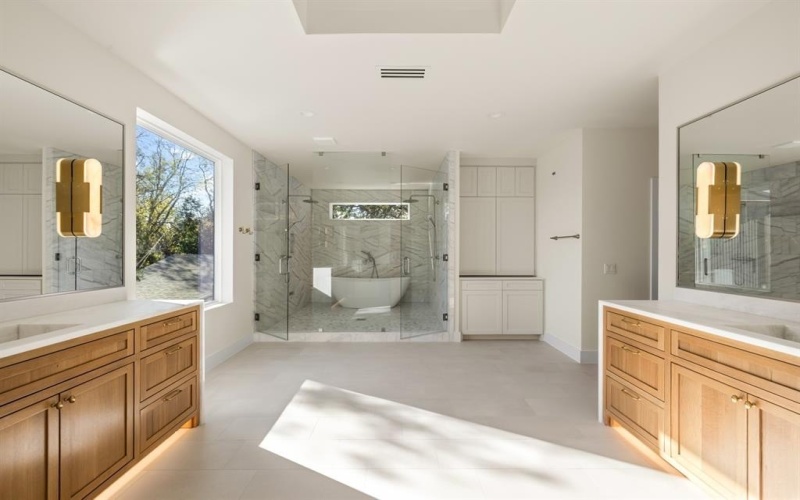 6028 Richmond Avenue, Dallas, TX 75206, 4 Bedrooms Bedrooms, ,5 BathroomsBathrooms,Residential,For Sale,6028 Richmond Avenue,0,21134333