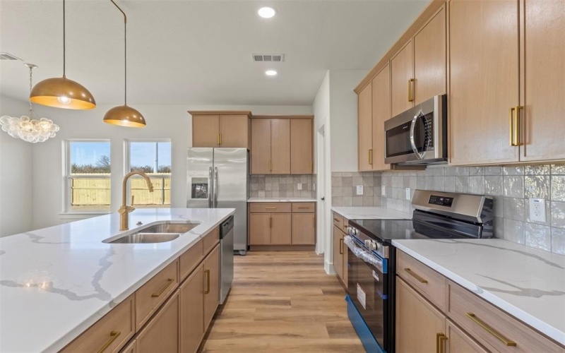 6333 Denham Court, Dallas, TX 75217, 3 Bedrooms Bedrooms, ,2 BathroomsBathrooms,Residential,For Sale,6333 Denham Court,0,21134697