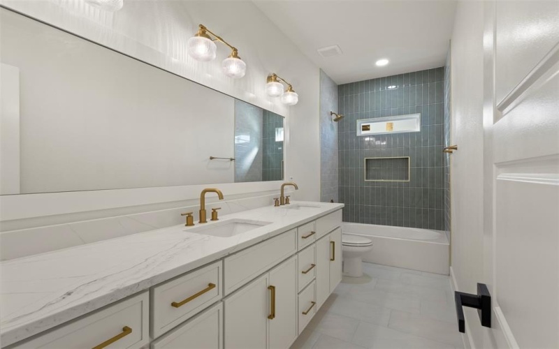 6333 Denham Court, Dallas, TX 75217, 3 Bedrooms Bedrooms, ,2 BathroomsBathrooms,Residential,For Sale,6333 Denham Court,0,21134697