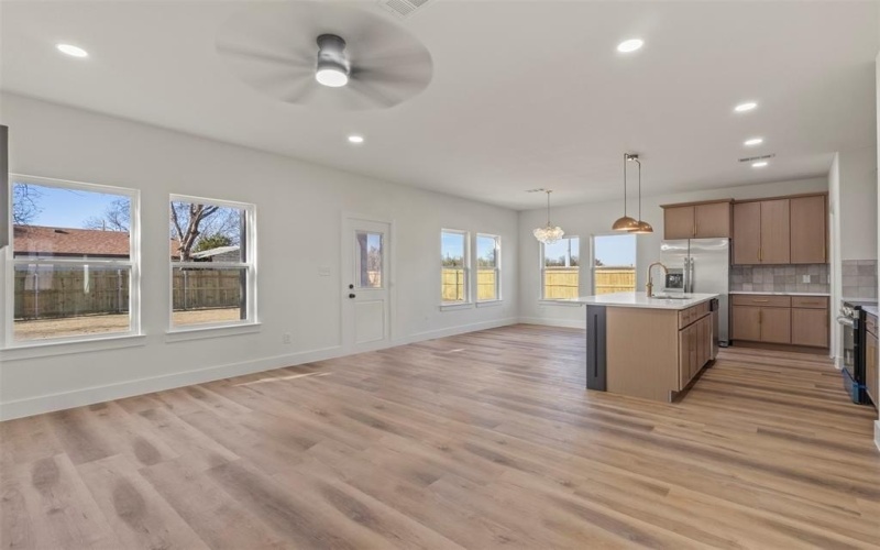 6333 Denham Court, Dallas, TX 75217, 3 Bedrooms Bedrooms, ,2 BathroomsBathrooms,Residential,For Sale,6333 Denham Court,0,21134697