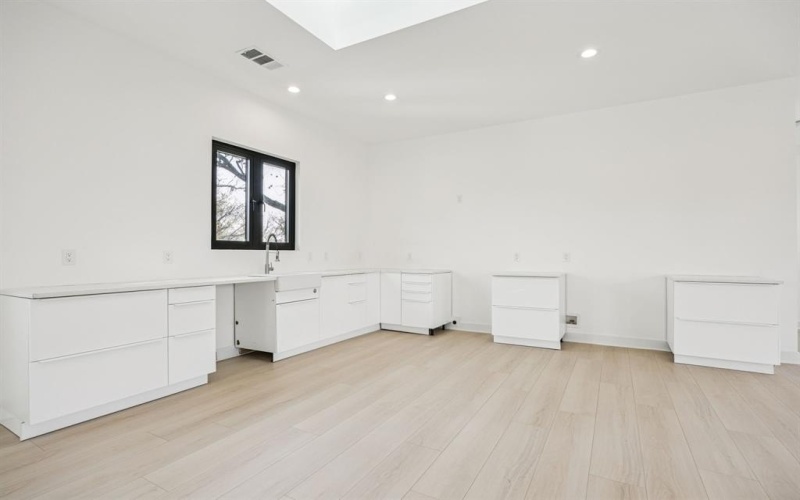 446 S Tyler Street, Dallas, TX 75208, ,Commercial Sale,En Venta,446 S Tyler Street,0,21134871