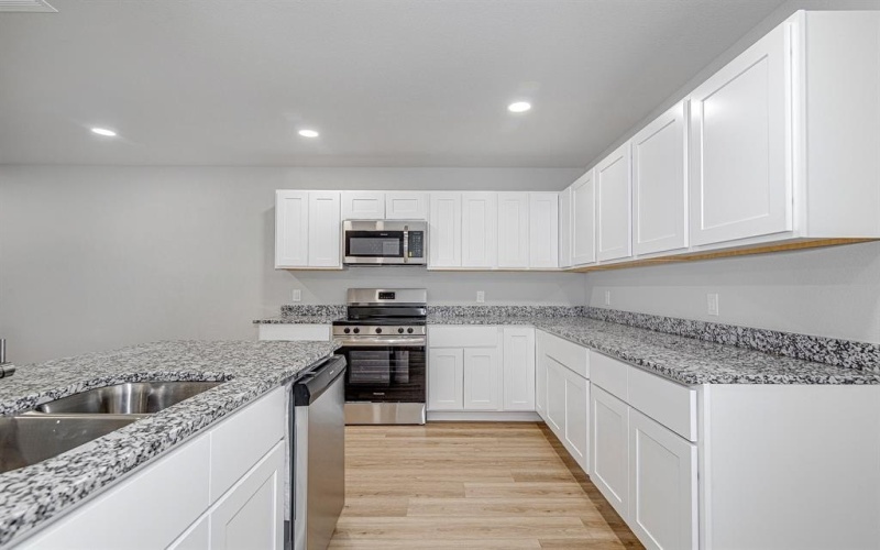 1128 E Broadway Avenue, Fort Worth, TX 76104, 6 Bedrooms Bedrooms, ,5 BathroomsBathrooms,Residential Multi Family,For Sale,1128 E Broadway Avenue,0,21134896