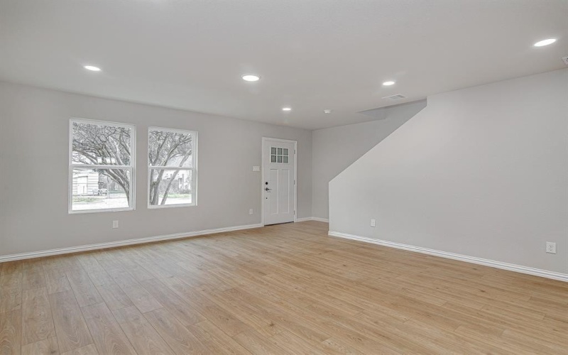 1128 E Broadway Avenue, Fort Worth, TX 76104, 6 Bedrooms Bedrooms, ,5 BathroomsBathrooms,Residential Multi Family,For Sale,1128 E Broadway Avenue,0,21134896