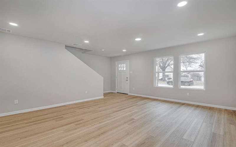 1128 E Broadway Avenue, Fort Worth, TX 76104, 6 Bedrooms Bedrooms, ,5 BathroomsBathrooms,Residential Multi Family,For Sale,1128 E Broadway Avenue,0,21134896