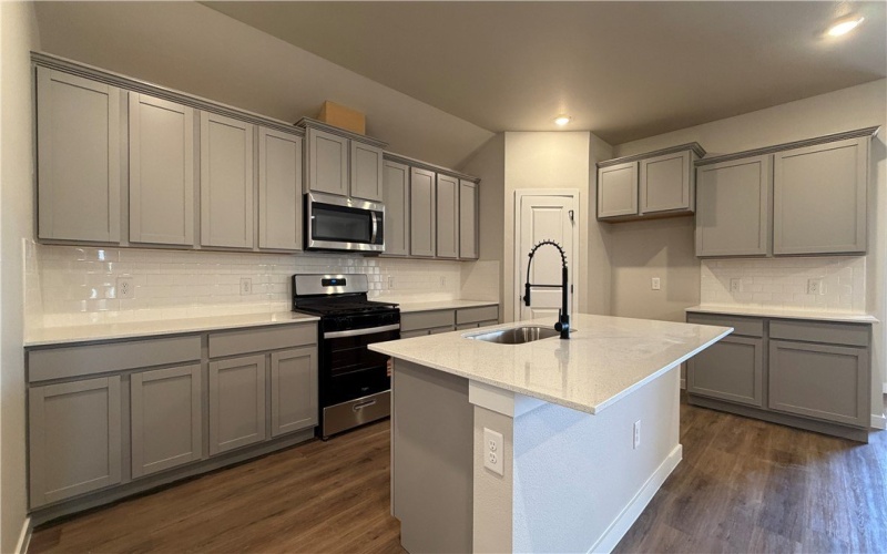 3553 Sepehr Lake Drive, Robstown, TX 78380, 5 Bedrooms Bedrooms, ,3 BathroomsBathrooms,Residential,For Sale,3553 Sepehr Lake Drive,0,468982