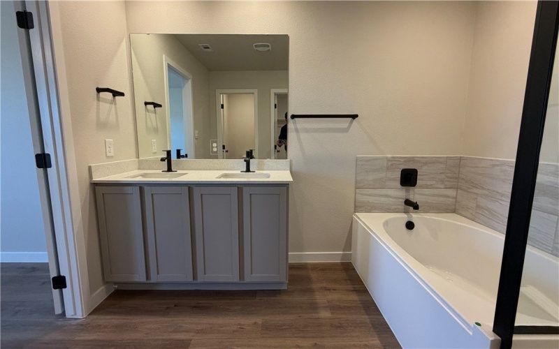 3553 Sepehr Lake Drive, Robstown, TX 78380, 5 Bedrooms Bedrooms, ,3 BathroomsBathrooms,Residential,For Sale,3553 Sepehr Lake Drive,0,468982