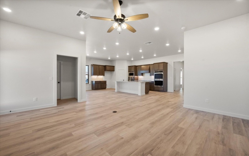 7010 16th Street, Lubbock, TX 79416, 4 Habitaciones Habitaciones , ,3 BañosBaños,Residential,En Venta,7010 16th Street,0,202564266