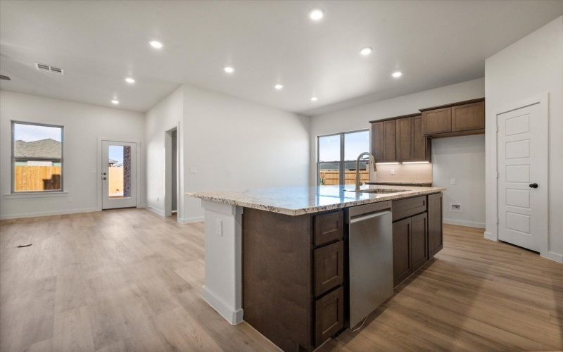 7010 16th Street, Lubbock, TX 79416, 4 Habitaciones Habitaciones , ,3 BañosBaños,Residential,En Venta,7010 16th Street,0,202564266