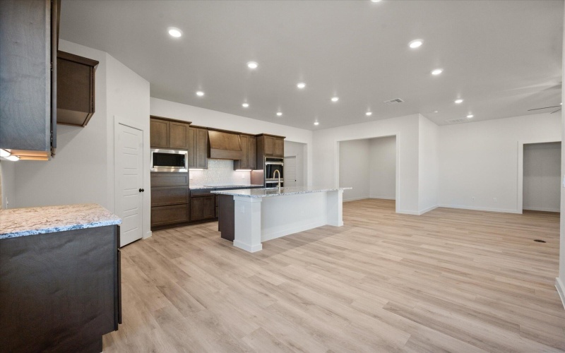 7010 16th Street, Lubbock, TX 79416, 4 Habitaciones Habitaciones , ,3 BañosBaños,Residential,En Venta,7010 16th Street,0,202564266