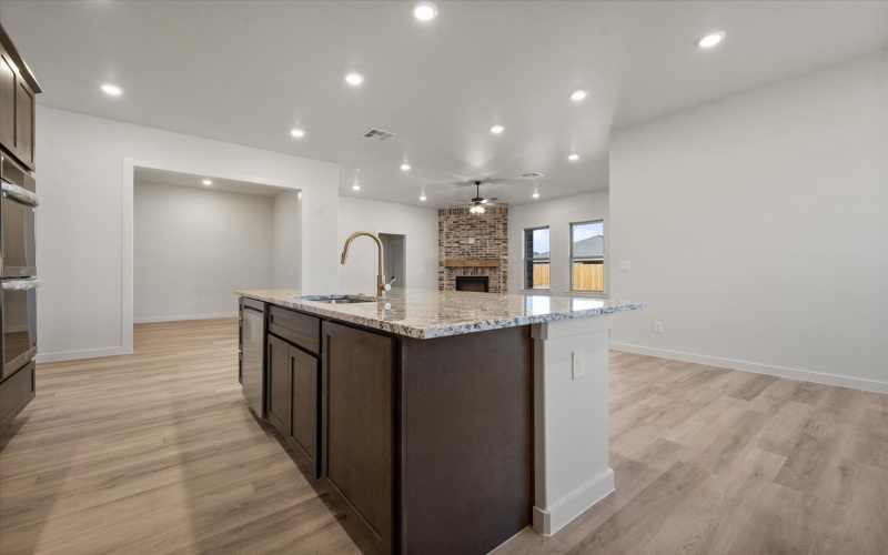 7010 16th Street, Lubbock, TX 79416, 4 Habitaciones Habitaciones , ,3 BañosBaños,Residential,En Venta,7010 16th Street,0,202564266