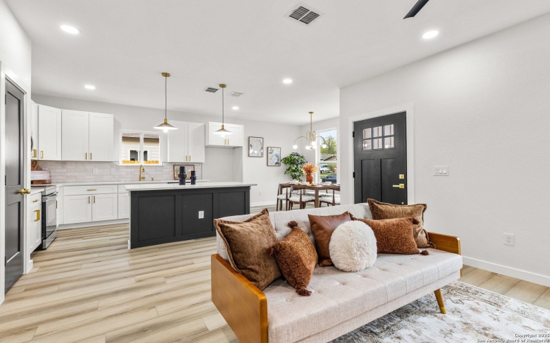 135 Sligo, San Antonio, TX 78223, 3 Habitaciones Habitaciones , ,2 BañosBaños,Residential,En Venta,135 Sligo,0,1884282