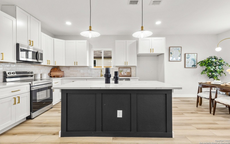 135 Sligo, San Antonio, TX 78223, 3 Habitaciones Habitaciones , ,2 BañosBaños,Residential,En Venta,135 Sligo,0,1884282