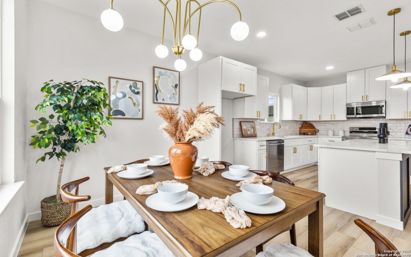 137 Sligo, San Antonio, TX 78223, 3 Bedrooms Bedrooms, ,2 BathroomsBathrooms,Residential,For Sale,137 Sligo,0,1884292