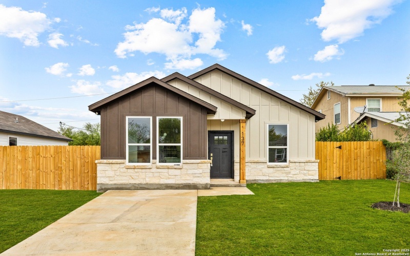 137 Sligo, San Antonio, TX 78223, 3 Bedrooms Bedrooms, ,2 BathroomsBathrooms,Residential,For Sale,137 Sligo,0,1884292
