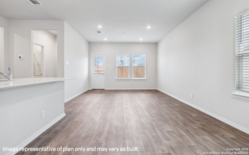 213 Scott Square, San Antonio, TX 78245, 5 Habitaciones Habitaciones , ,3 BañosBaños,Residential,En Venta,213 Scott Square,0,1929036