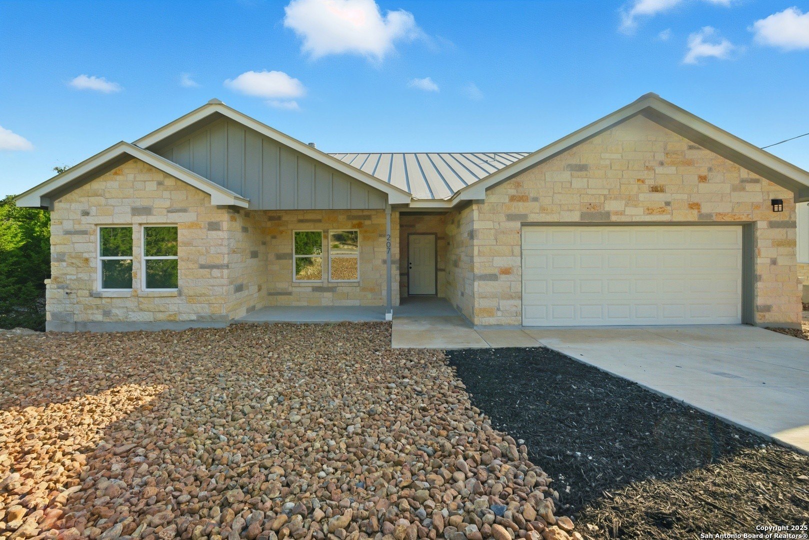 207 Deer Oaks, Lakehills, TX 78063, 4 Habitaciones Habitaciones , ,5 BañosBaños,Residential,En Venta,207 Deer Oaks,0,1929208