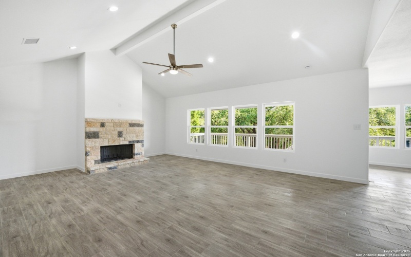 207 Deer Oaks, Lakehills, TX 78063, 4 Habitaciones Habitaciones , ,5 BañosBaños,Residential,En Venta,207 Deer Oaks,0,1929208