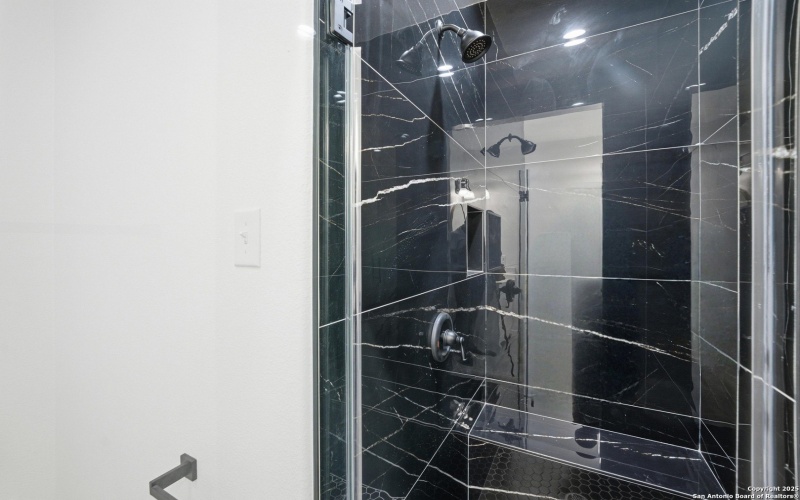 207 Deer Oaks, Lakehills, TX 78063, 4 Habitaciones Habitaciones , ,5 BañosBaños,Residential,En Venta,207 Deer Oaks,0,1929208