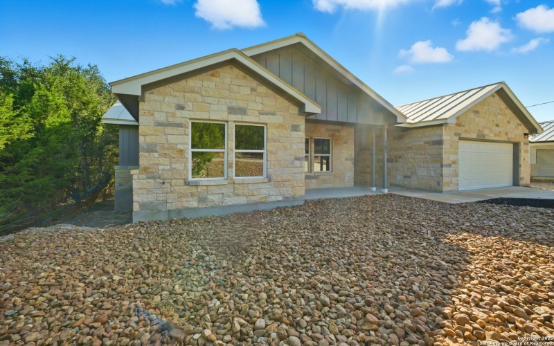 207 Deer Oaks, Lakehills, TX 78063, 4 Habitaciones Habitaciones , ,5 BañosBaños,Residential,En Venta,207 Deer Oaks,0,1929208