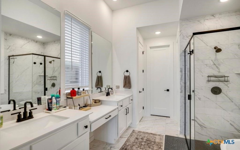 5725 Huron Drive, New Braunfels, TX 78130, 4 Habitaciones Habitaciones , ,3 BañosBaños,Residential,En Venta,5725 Huron Drive,0,600282