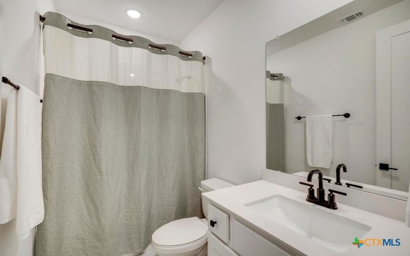 5725 Huron Drive, New Braunfels, TX 78130, 4 Habitaciones Habitaciones , ,3 BañosBaños,Residential,En Venta,5725 Huron Drive,0,600282