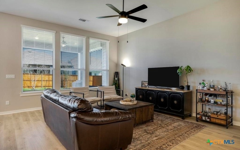 5725 Huron Drive, New Braunfels, TX 78130, 4 Habitaciones Habitaciones , ,3 BañosBaños,Residential,En Venta,5725 Huron Drive,0,600282