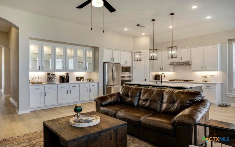 5725 Huron Drive, New Braunfels, TX 78130, 4 Habitaciones Habitaciones , ,3 BañosBaños,Residential,En Venta,5725 Huron Drive,0,600282