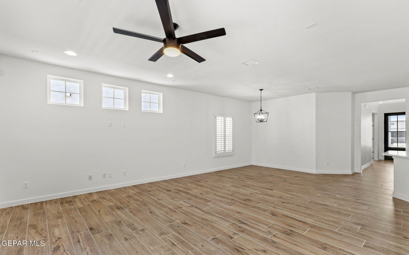 701 Paseo Dulce Avenue, El Paso, TX 79928, 3 Habitaciones Habitaciones , ,2 BañosBaños,Residential,En Venta,701 Paseo Dulce Avenue,0,935320