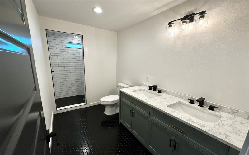 1053 Bluff Creek Drive, Strawn, TX 76475, 3 Bedrooms Bedrooms, ,2 BathroomsBathrooms,Residential,For Sale,1053 Bluff Creek Drive,0,21129380