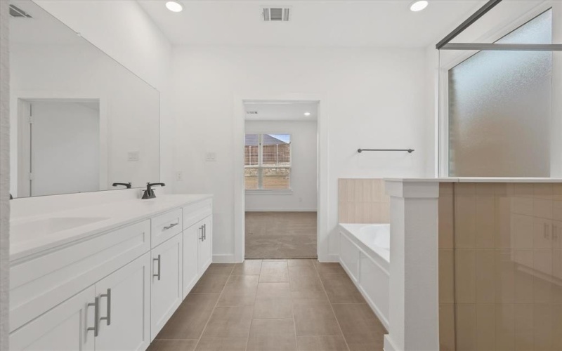 7136 Intrepid Drive, Fort Worth, TX 76179, 3 Habitaciones Habitaciones , ,2 BañosBaños,Residential,En Venta,7136 Intrepid Drive,0,21133480