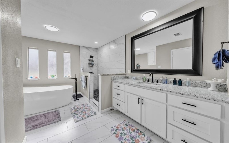 1908 Thousand Oaks Drive, Burleson, TX 76028, 5 Bedrooms Bedrooms, ,3 BathroomsBathrooms,Residential,For Sale,1908 Thousand Oaks Drive,0,21134319