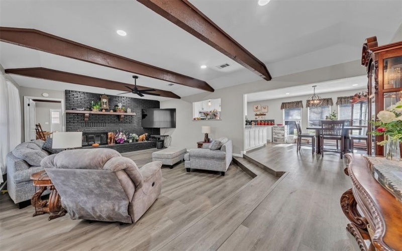 1908 Thousand Oaks Drive, Burleson, TX 76028, 5 Bedrooms Bedrooms, ,3 BathroomsBathrooms,Residential,For Sale,1908 Thousand Oaks Drive,0,21134319