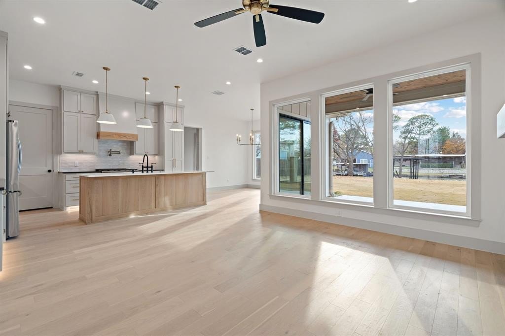 3812 E Port Ridglea Court, Granbury, TX 76049, 4 Bedrooms Bedrooms, ,3 BathroomsBathrooms,Residential,For Sale,3812 E Port Ridglea Court,0,21135000