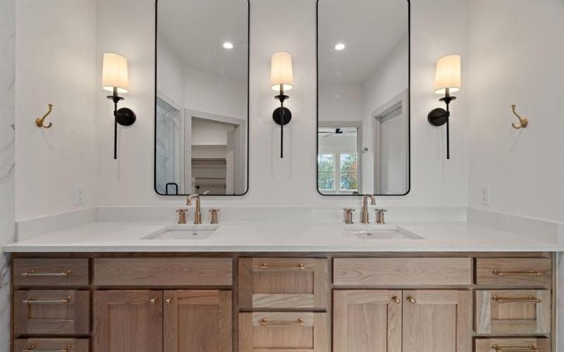 3812 E Port Ridglea Court, Granbury, TX 76049, 4 Bedrooms Bedrooms, ,3 BathroomsBathrooms,Residential,For Sale,3812 E Port Ridglea Court,0,21135000