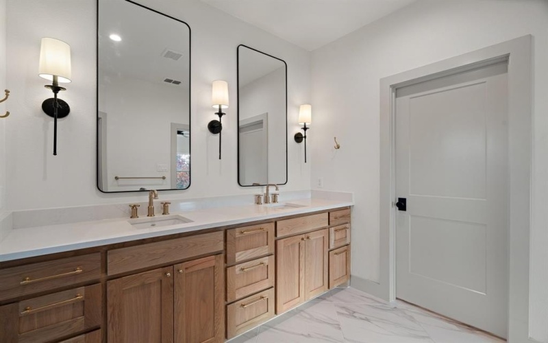 3812 E Port Ridglea Court, Granbury, TX 76049, 4 Bedrooms Bedrooms, ,3 BathroomsBathrooms,Residential,For Sale,3812 E Port Ridglea Court,0,21135000