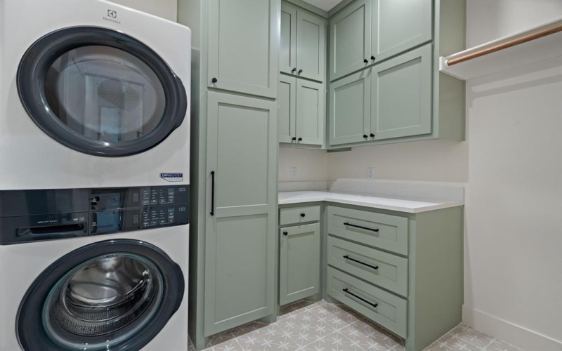 3812 E Port Ridglea Court, Granbury, TX 76049, 4 Bedrooms Bedrooms, ,3 BathroomsBathrooms,Residential,For Sale,3812 E Port Ridglea Court,0,21135000