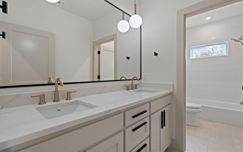 3812 E Port Ridglea Court, Granbury, TX 76049, 4 Bedrooms Bedrooms, ,3 BathroomsBathrooms,Residential,For Sale,3812 E Port Ridglea Court,0,21135000